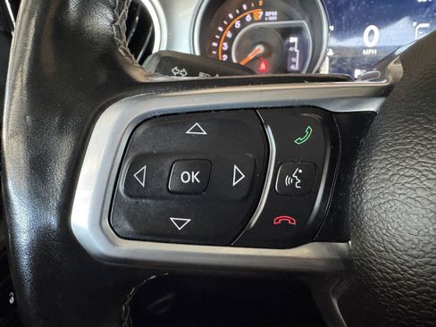 Used 2020 Jeep Gladiator Overland AWD/4WD image 18