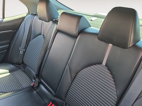 Certified 2022 Toyota Camry SE FWD image 13