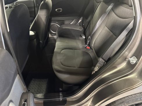 Used 2019 Kia Soul w/ Convenience Package image 5