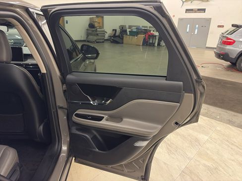 Used 2025 Lincoln Corsair Reserve w/ Rear Removable Package Tray image 16