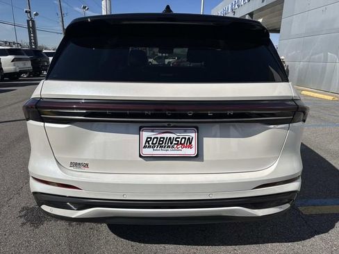 New 2026 Lincoln Nautilus Reserve w/ Jet Appearance Package image 4