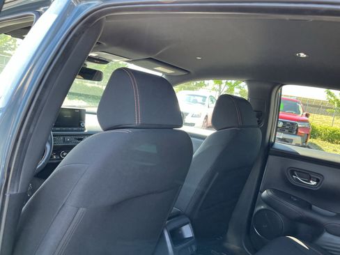 Used 2025 Honda HR-V Sport image 15