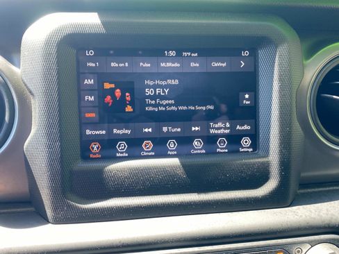 Used 2021 Jeep Gladiator Willys AWD/4WD image 26