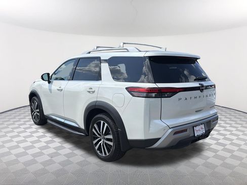 Used 2023 Nissan Pathfinder Platinum w/ Lighting Package (N93) FWD image 3