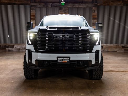 Used 2026 GMC Sierra 2500 Denali Ultimate AWD/4WD image 2