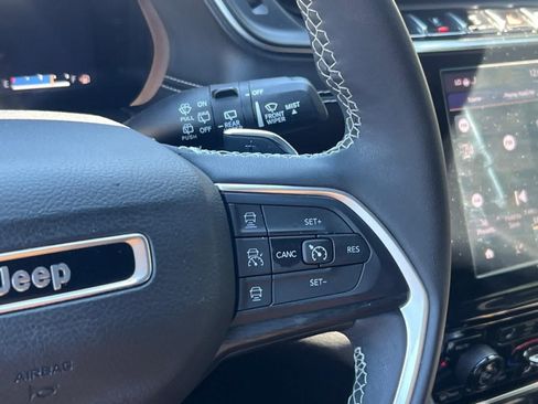 Used 2023 Jeep Grand Cherokee L Altitude AWD/4WD image 18