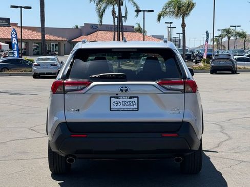 Used 2022 Toyota RAV4 XLE w/ Convenience Package AWD/4WD image 7