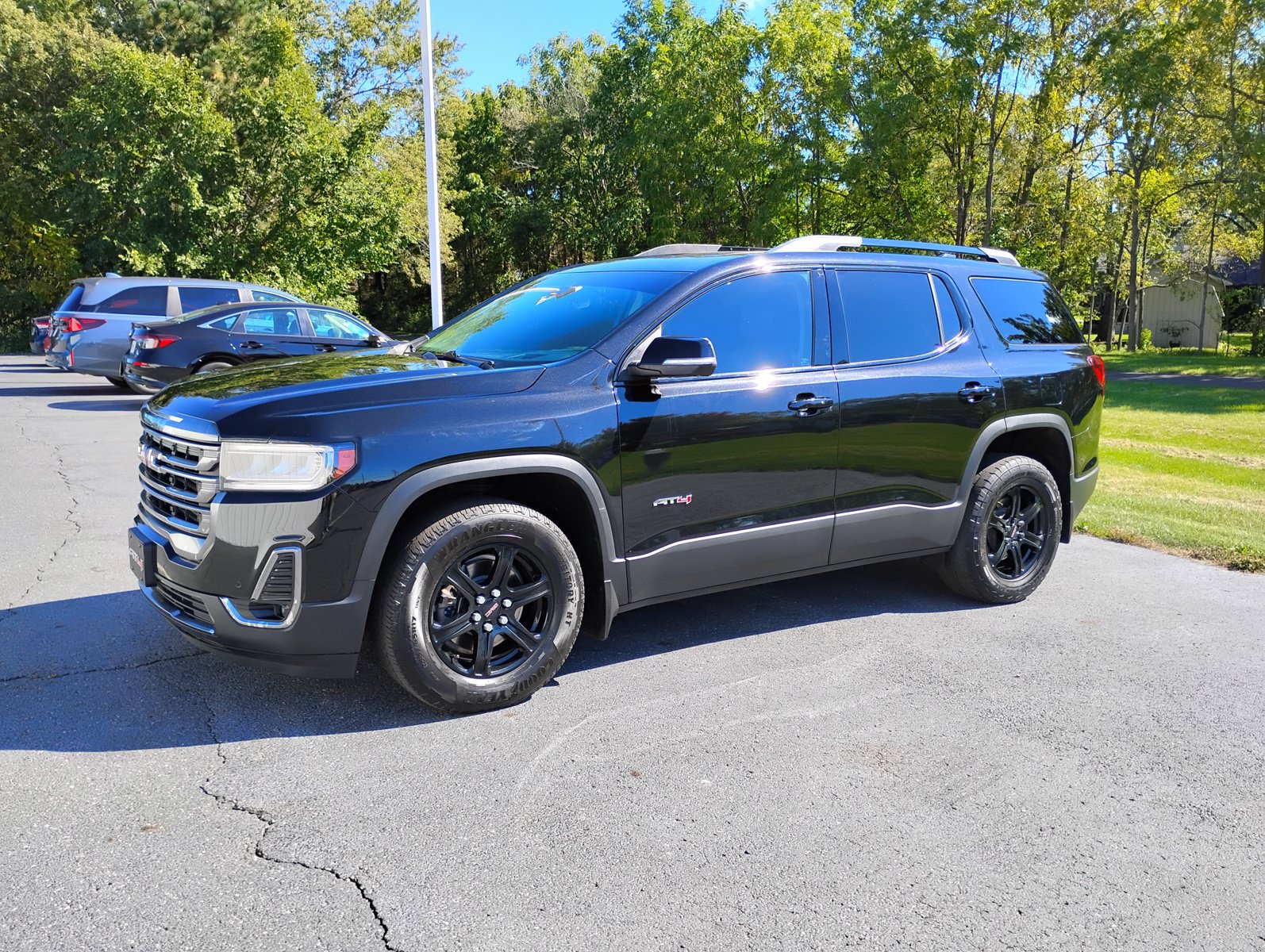Used 2021 GMC Acadia AT4 w/ Technology Package AWD/4WD image 12