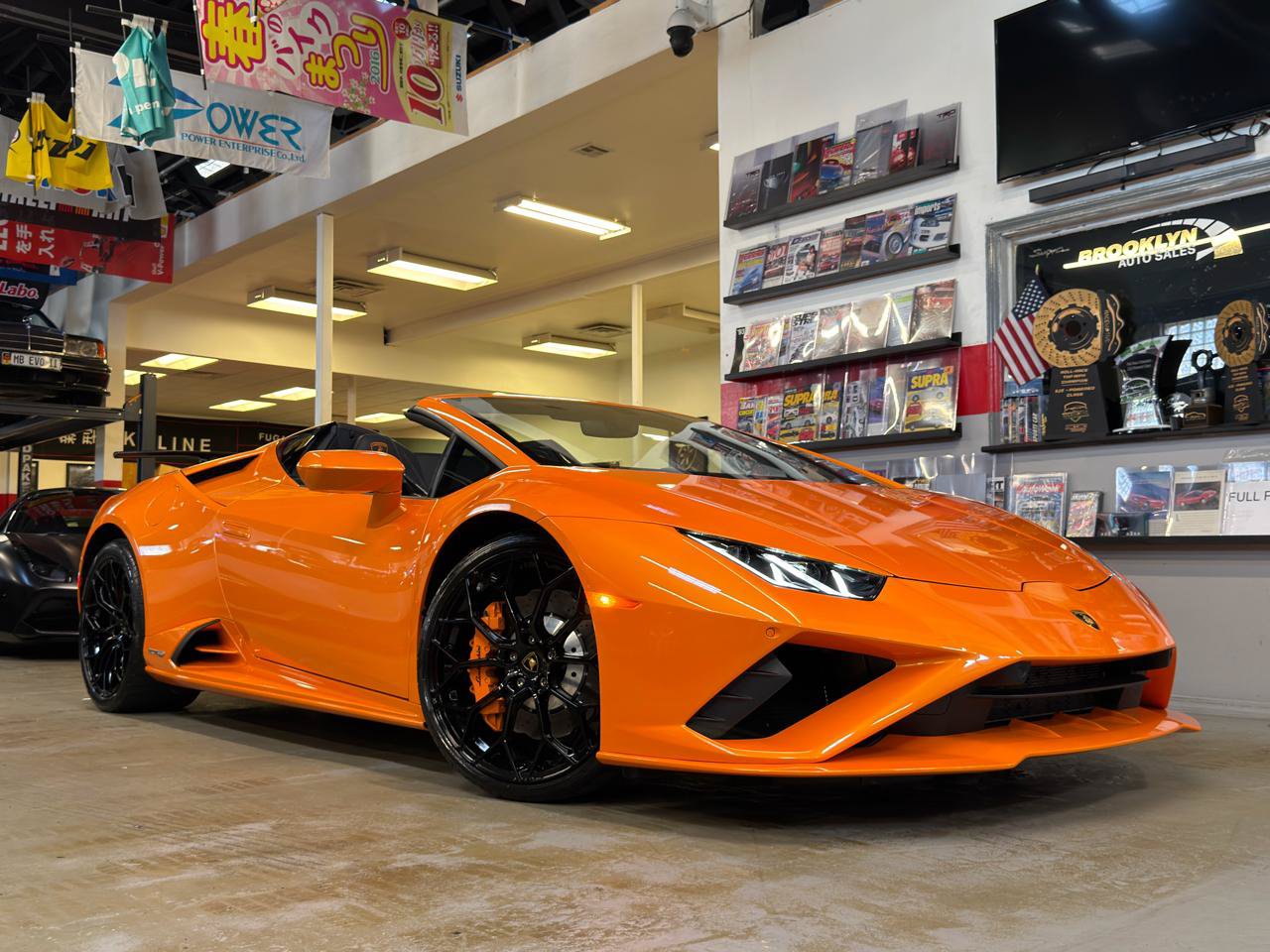 Used 2021 Lamborghini Huracan EVO RWD image 1