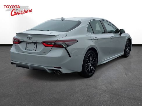 Used 2023 Toyota Camry SE FWD image 5