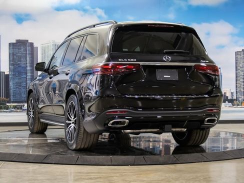 New 2026 Mercedes-Benz GLS 580 4MATIC image 9