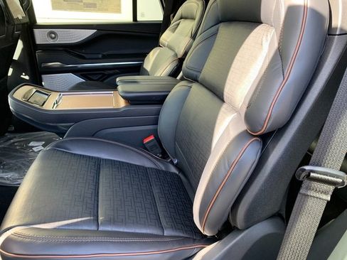 New 2026 Lincoln Navigator Black Label AWD/4WD image 16