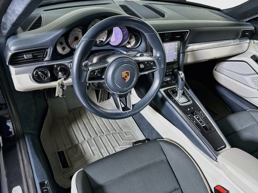 Certified 2017 Porsche 911 Carrera RWD image 4