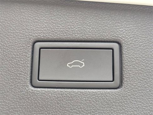 Certified 2024 Volkswagen Tiguan SE R-Line image 15