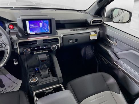 Certified 2025 Toyota Tacoma TRD Sport image 21