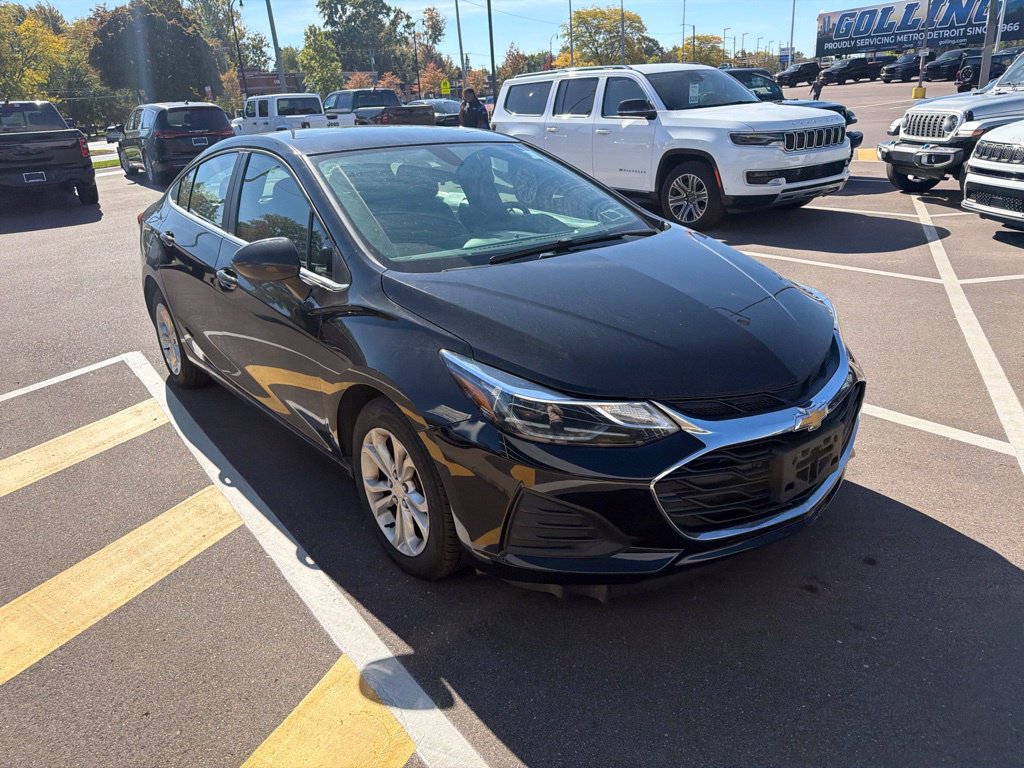 Used 2019 Chevrolet Cruze LT w/ Convenience Package FWD image 10