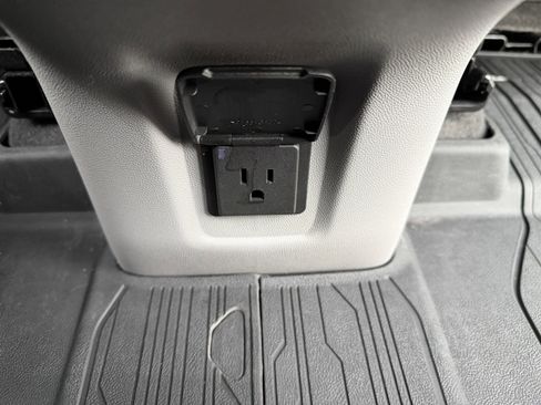 Used 2022 GMC Terrain SLT w/ Infotainment Package II image 22