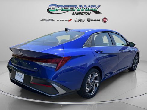 Used 2025 Hyundai Elantra Limited FWD image 7