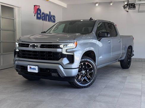 Used 2025 Chevrolet Silverado 1500 RST w/ Convenience Package II AWD/4WD image 2