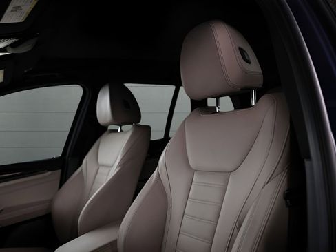 Used 2021 BMW X3 M40i w/ Premium Package image 2