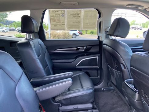 Used 2025 Kia Telluride S image 21