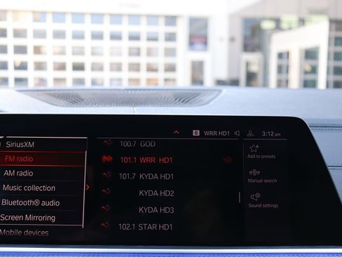 Used 2020 BMW X6 M50i image 23