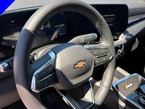 New 2026 Chevrolet Equinox LT w/ Convenience Package II AWD/4WD image 15