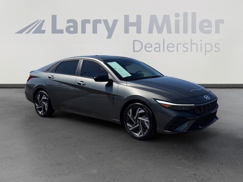 Certified 2025 Hyundai Elantra Sport FWD image 7
