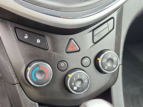 Used 2020 Chevrolet Sonic LT image 9