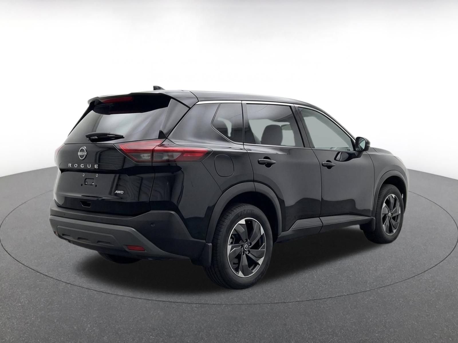 Used 2025 Nissan Rogue SV AWD/4WD image 8