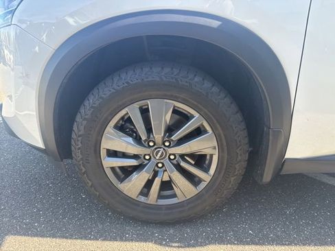 Used 2022 Nissan Pathfinder SV image 30