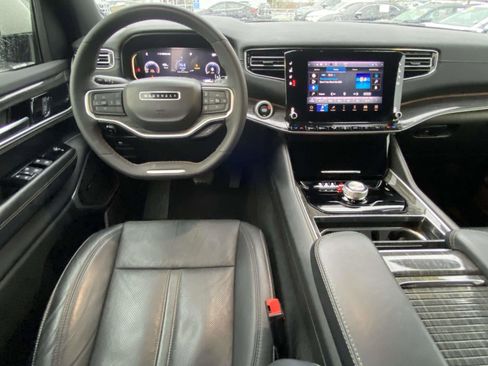 Used 2022 Jeep Wagoneer Series II image 9