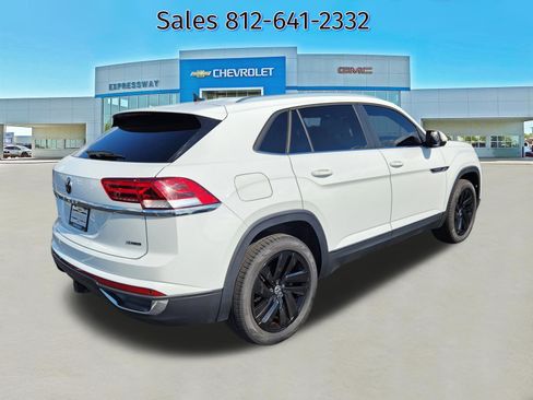 Used 2023 Volkswagen Atlas Cross Sport SE w/ Black Wheel Package AWD/4WD image 7