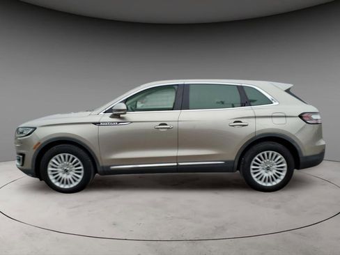 Used 2019 Lincoln Nautilus FWD image 2
