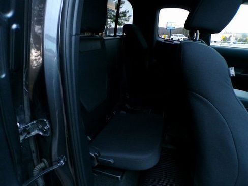 Used 2020 Toyota Tacoma TRD Sport image 9