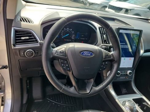 Used 2022 Ford Edge Titanium AWD/4WD image 18