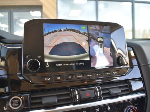 Used 2023 Nissan Pathfinder SL image 23