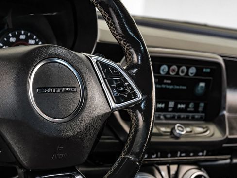 Used 2018 Chevrolet Camaro SS image 15