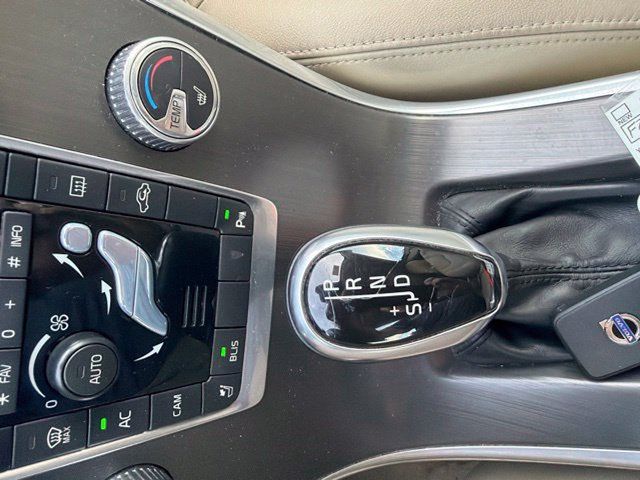 Used 2015 Volvo XC60 T6 AWD/4WD image 24