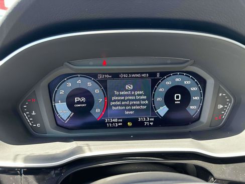 Used 2024 Audi Q3 2.0T Premium image 24