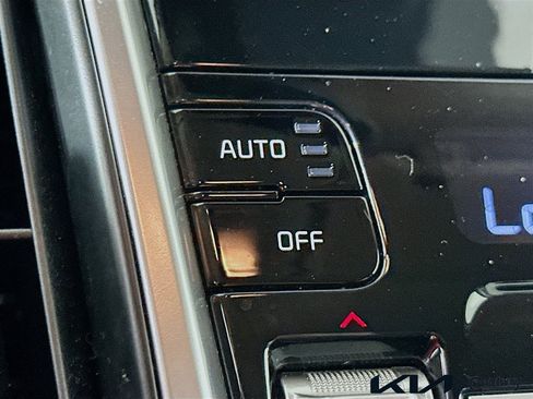 Used 2021 Kia Sorento EX FWD image 19