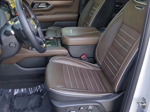 Used 2025 GMC Yukon Denali Ultimate image 17