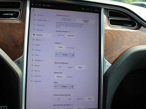 Used 2017 Tesla Model X 100D AWD/4WD image 18