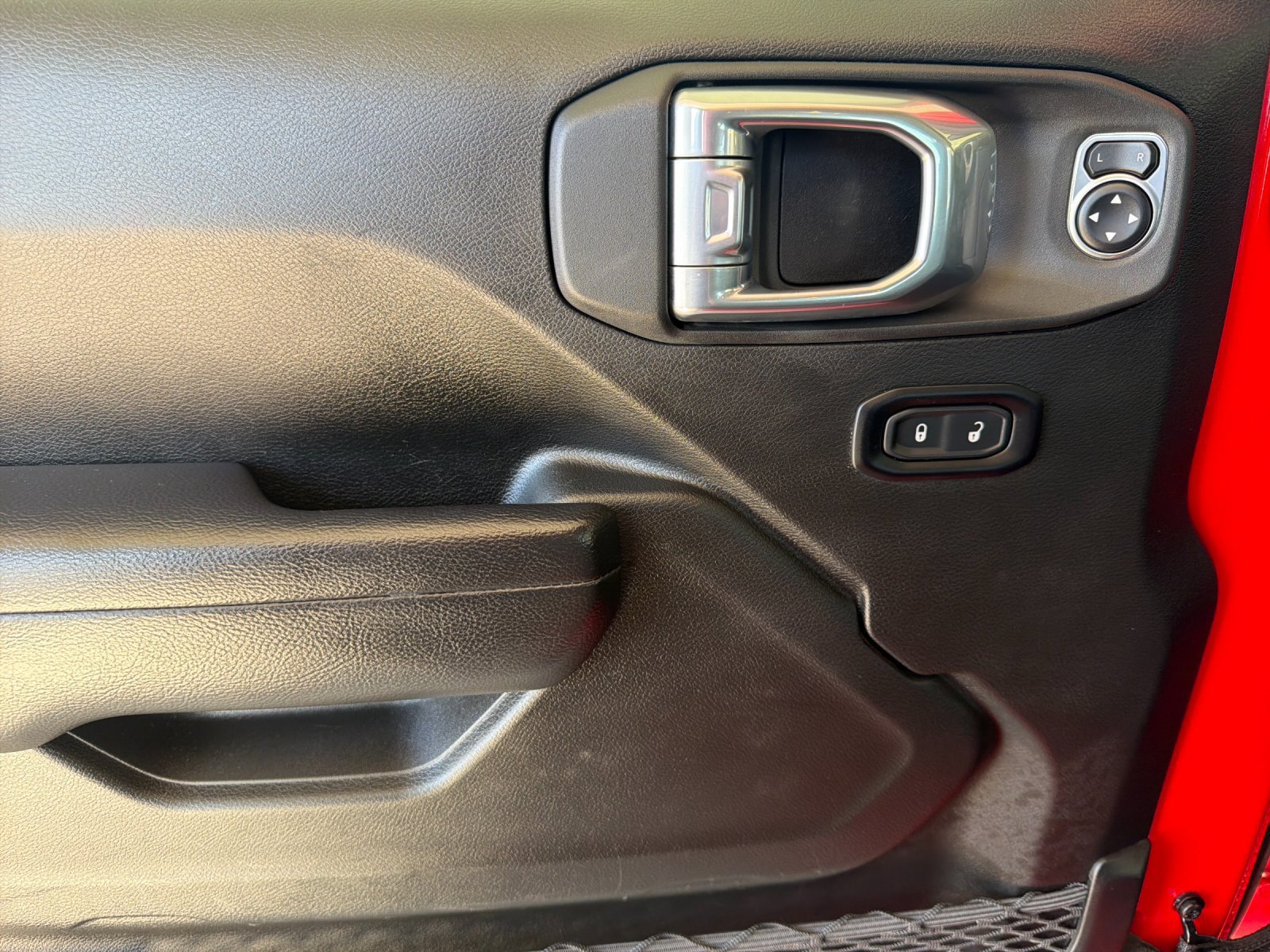 Used 2025 Jeep Wrangler Unlimited Sport AWD/4WD image 11