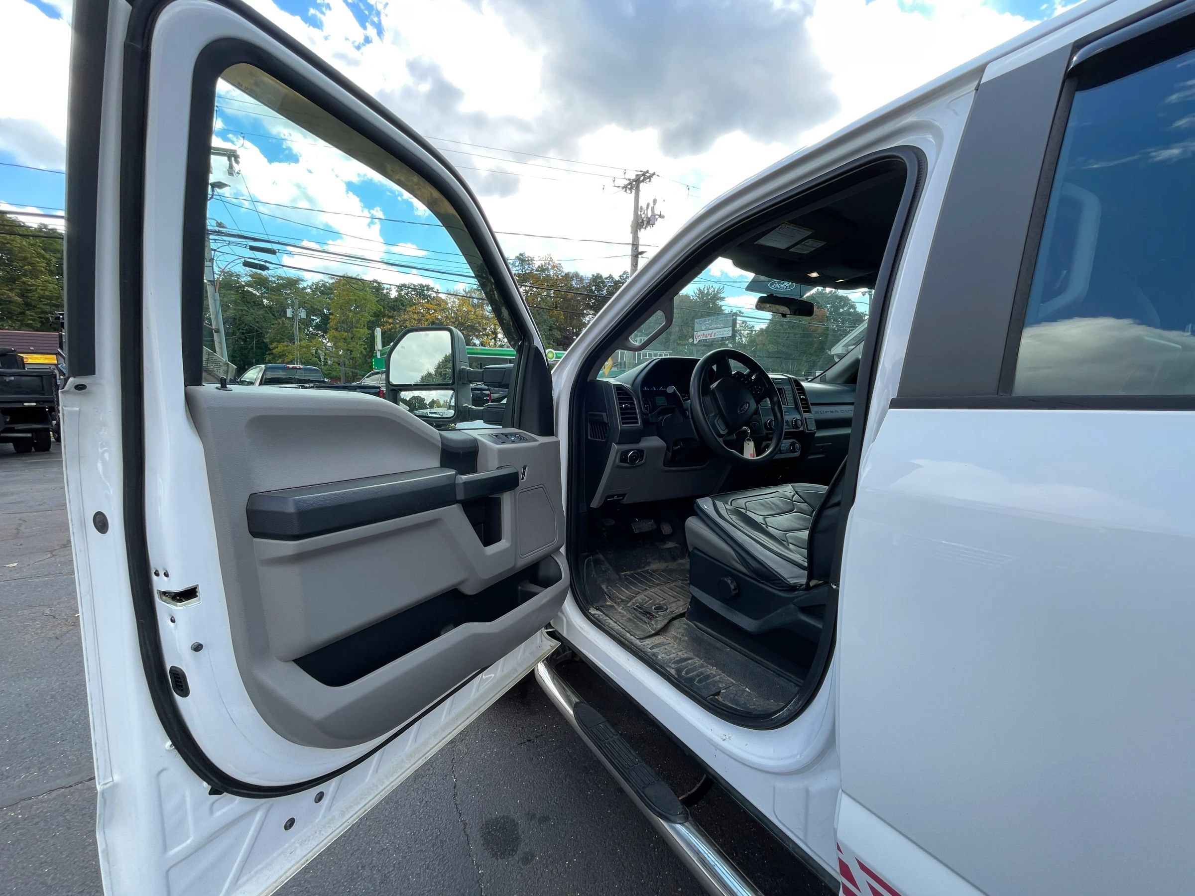 Used 2017 Ford F250 XL w/ STX Appearance Package AWD/4WD image 10