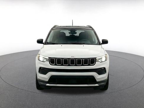 Used 2025 Jeep Compass Limited AWD/4WD image 2