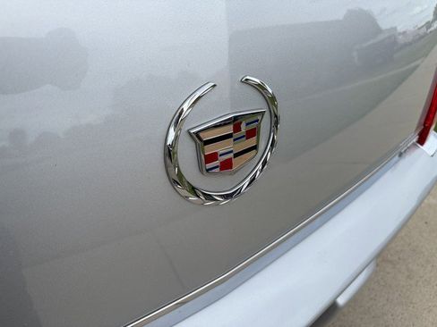 Used 2009 Cadillac DTS w/ Trunk Convenience Package image 40