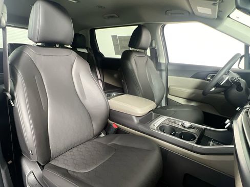 New 2026 Kia Carnival LXS image 30