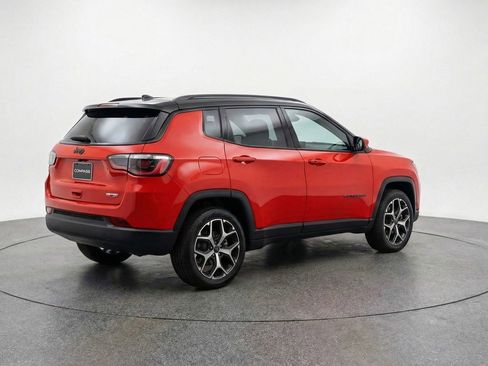 Used 2025 Jeep Compass Limited AWD/4WD image 9