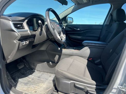 Used 2018 GMC Acadia SLE FWD image 13